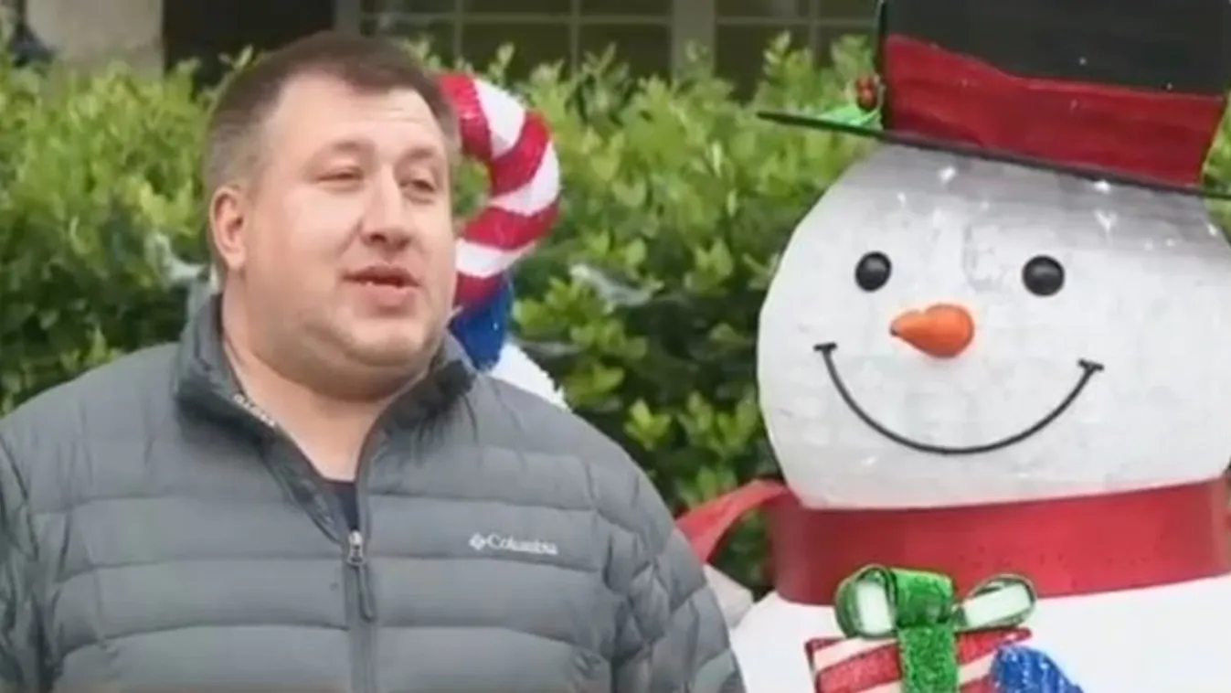 Még november felénél se járunk, de egy családot már fel is szólítottak, hogy szedje le a karácsonyi dekorációt
