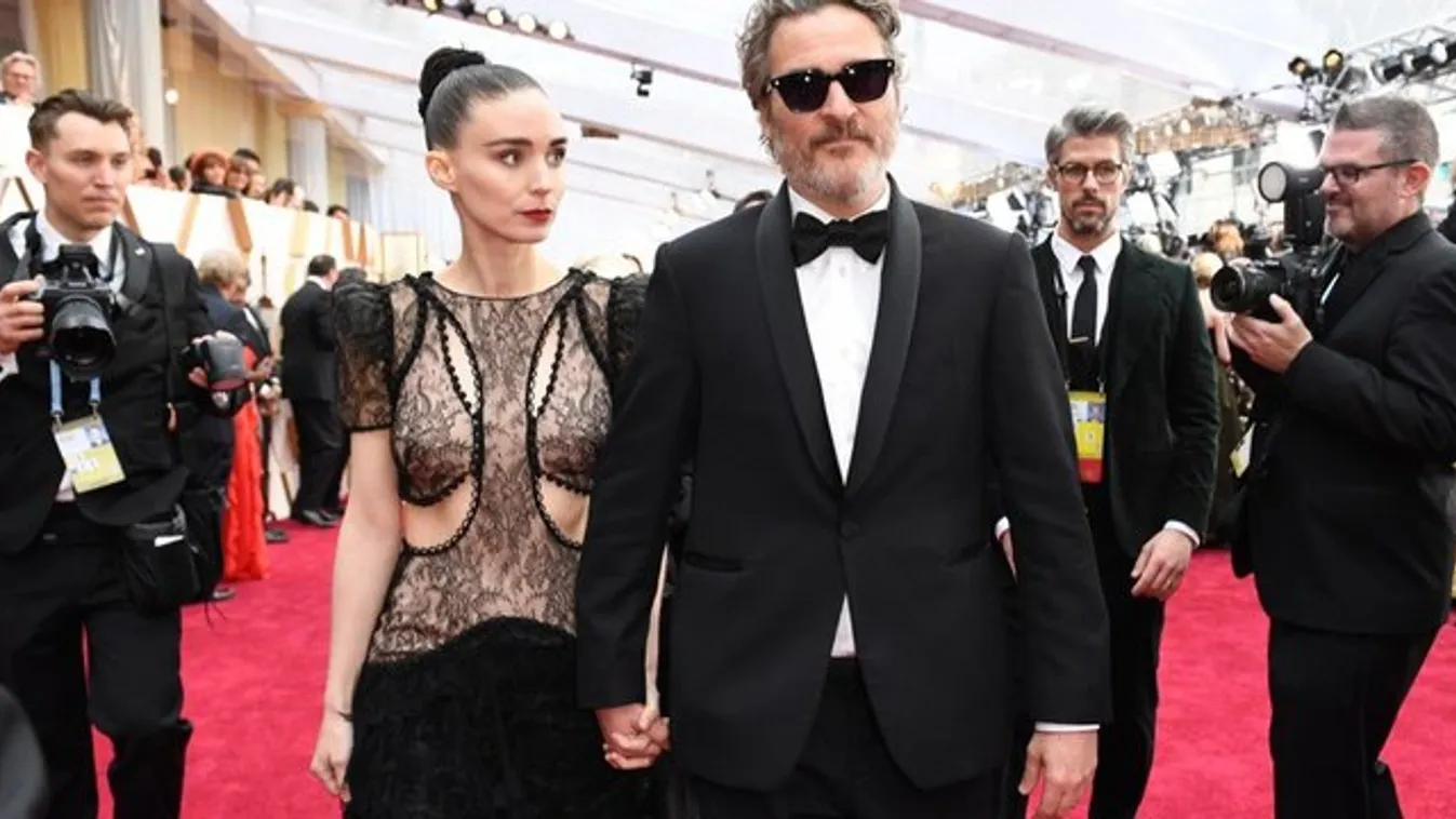 Gólyahír: apa lesz az Oscar-díjas Joaquin Phoenix