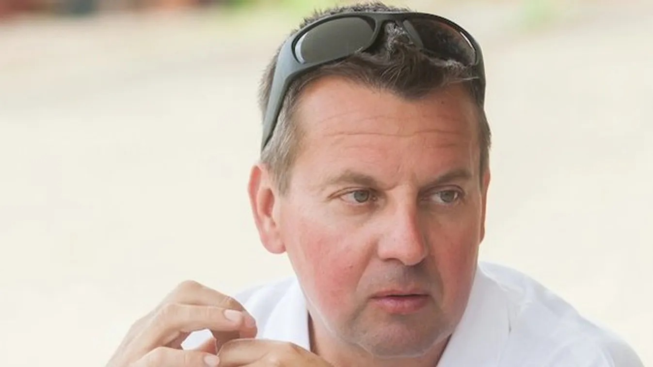 Nemváltó műtétre kértek ötmilliót Klausmanntól