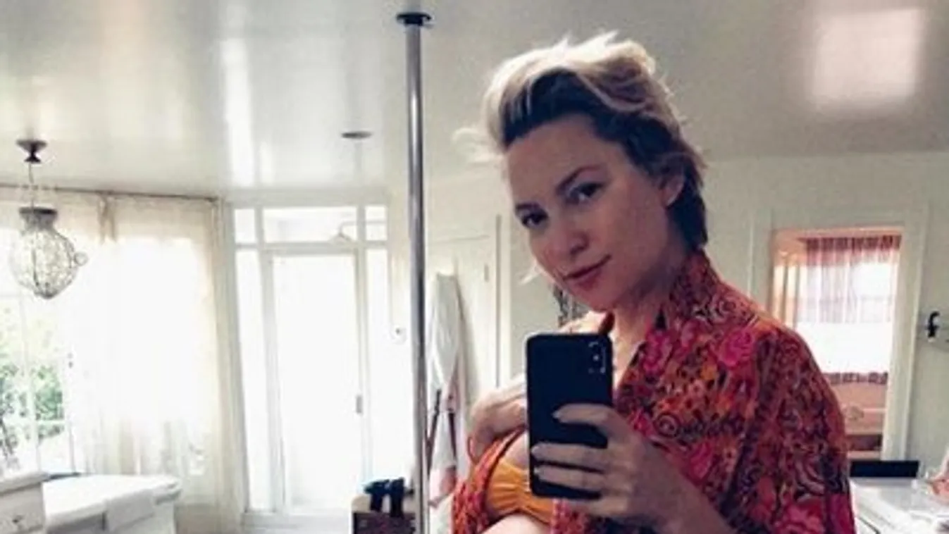 Napokon belül szülhet Kate Hudson