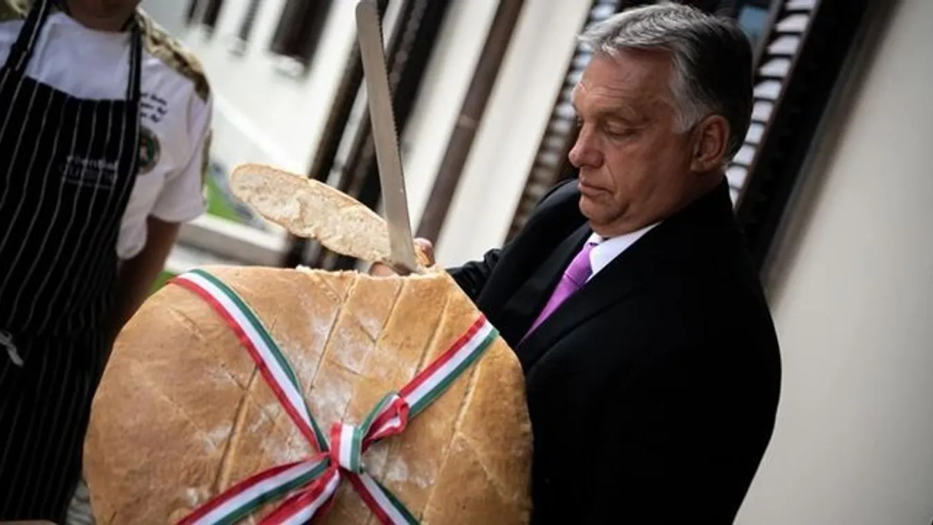 Orbán Viktor: Új kenyér! – fotó