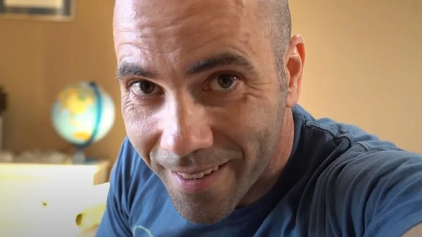 Szőrösen is imádják a nőket – Kovács András Péter újabb zseniális karantén dalt írt – videó