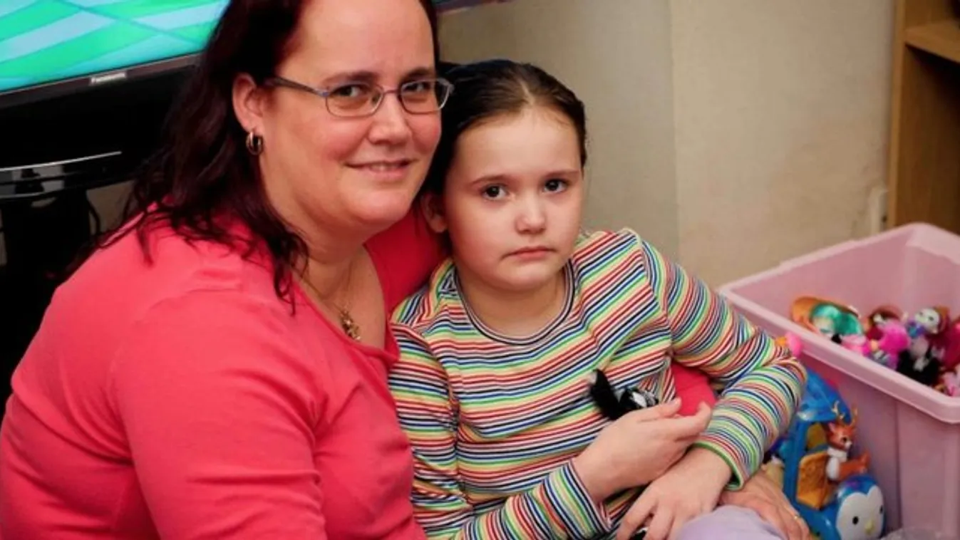 Negyedik gyermekük koporsóját készítettik, mégis hisznek az élet szépségében