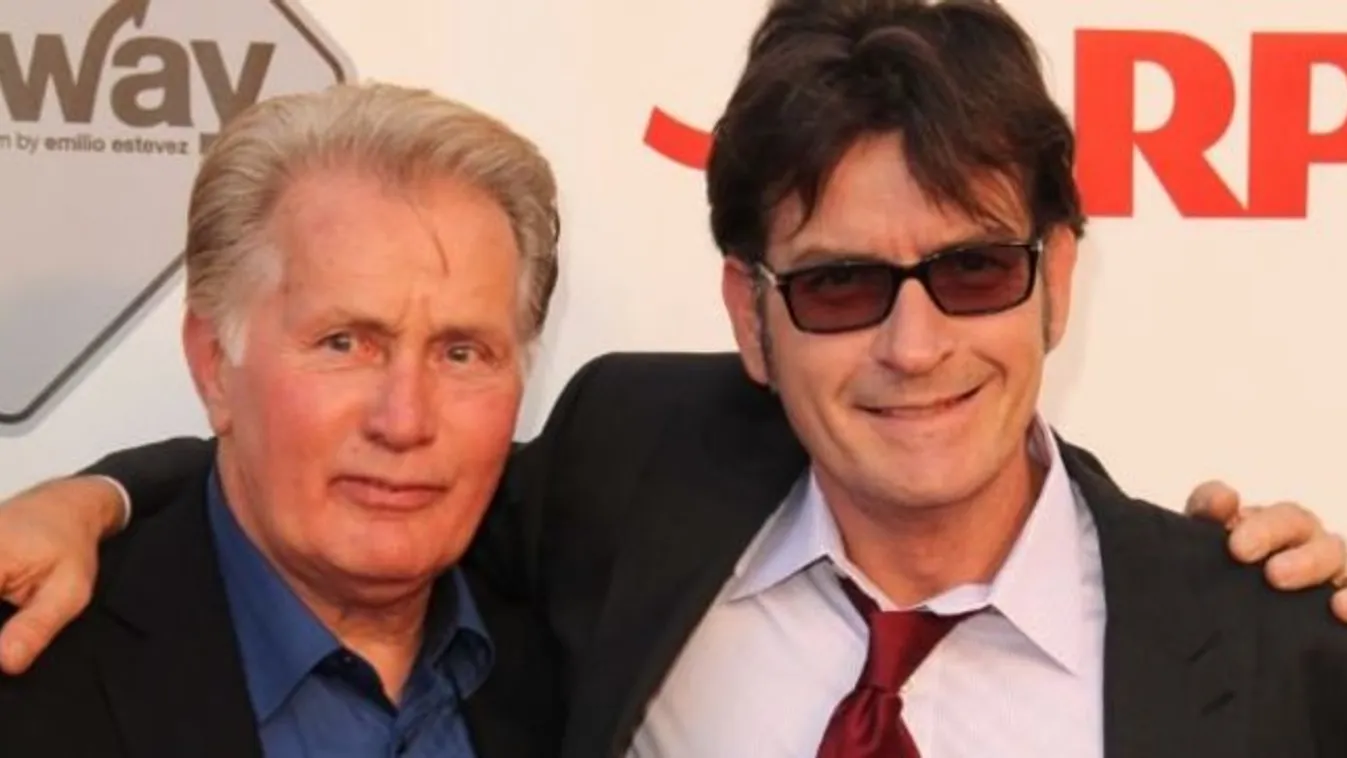 Rémülten kereste a tűzvészben eltűnt apját Charlie Sheen