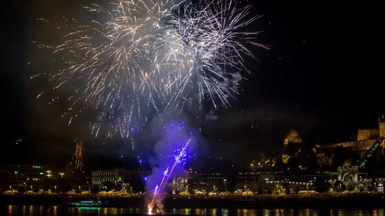 Fantomtűzijátékkal ünnepelték a népszavazást a Dunán