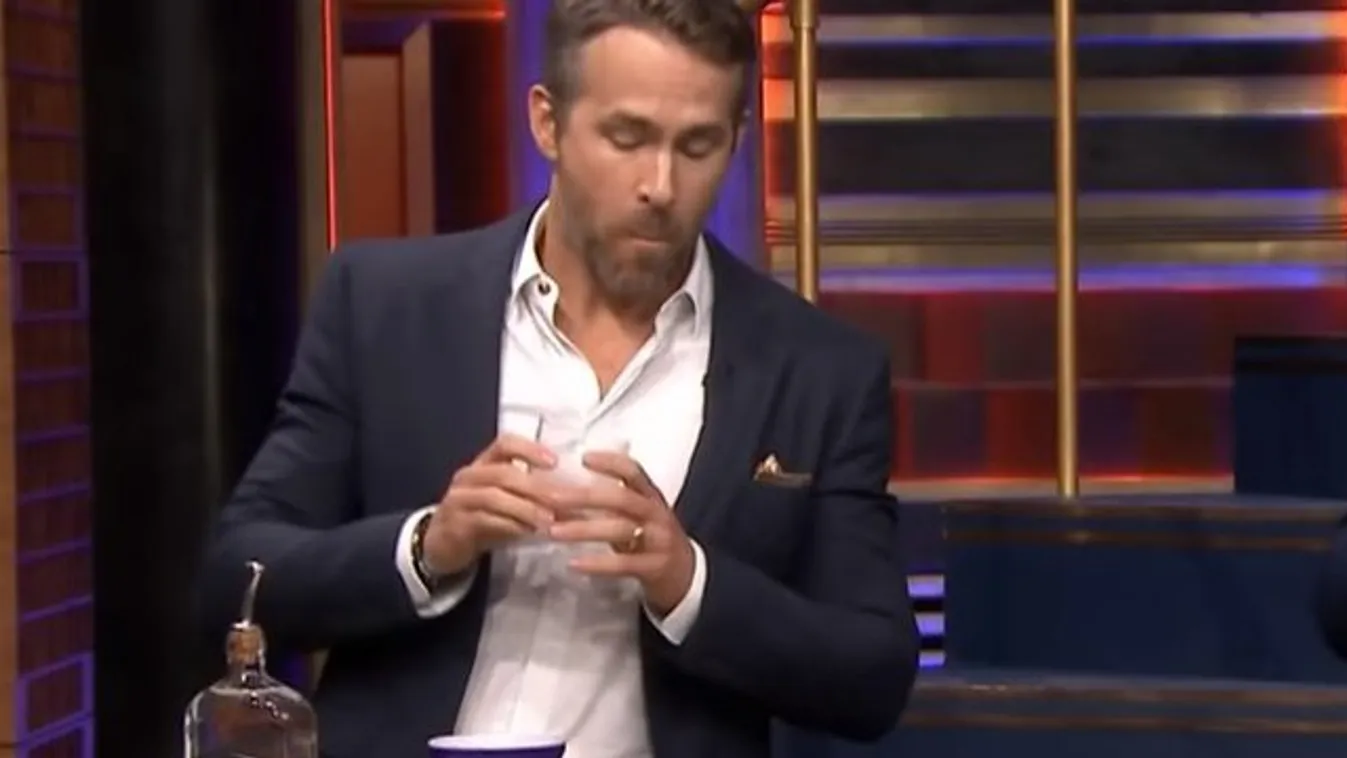 Megúszta a kagylólé koktélt Ryan Reynolds - videó