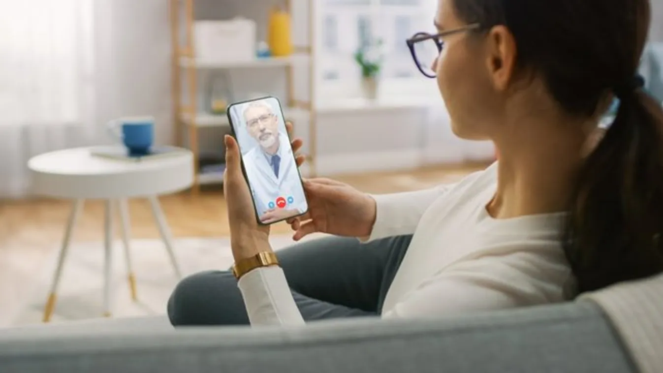 Házi Karantén Rendszer a mobilon: 15 perc alatt reagálni kell a videóhívásra