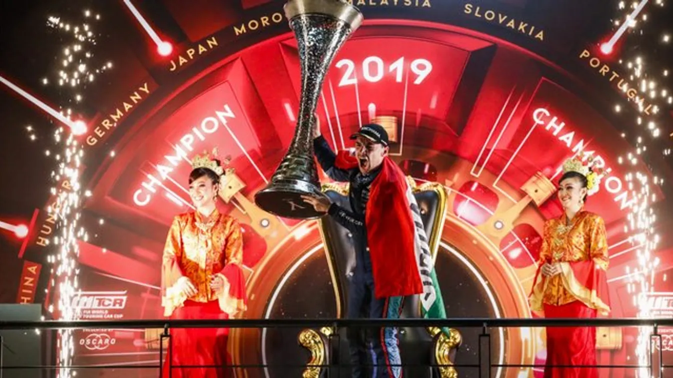 Felült a túraautózás trónjára Michelisz Norbert