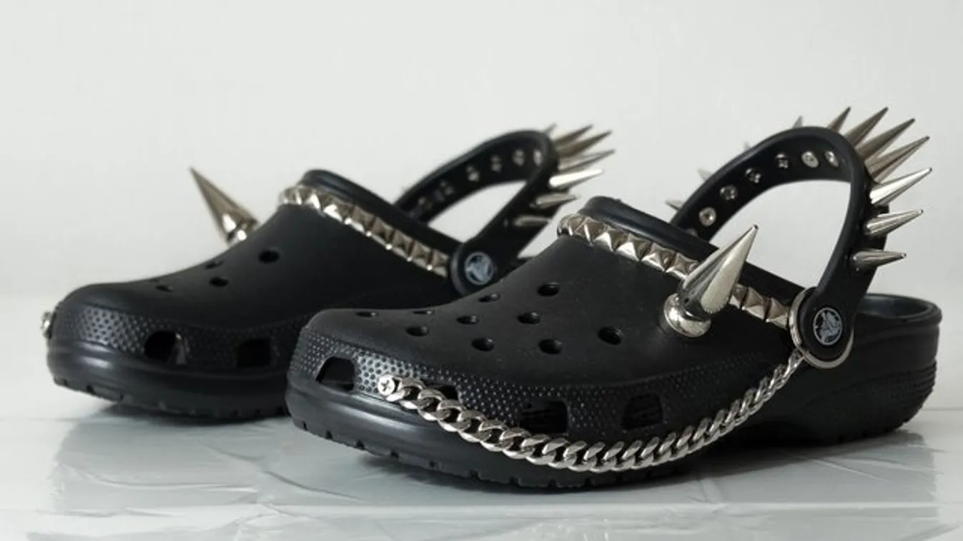Amikor azt hittük, már láttunk minden szürnyűséget, megérkezik a gót Crocs