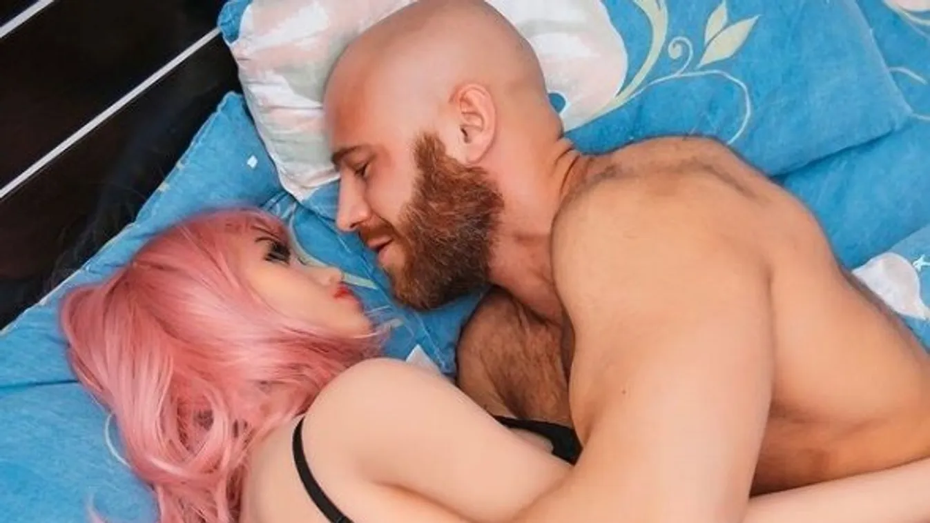 Milyen megható! Mégis feleségül vette imádott szexbabáját a testépítő – 18+ videó