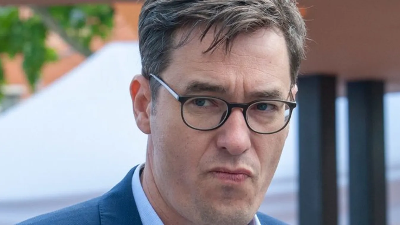 Csaknem 25 milliót keresett Karácsony Gergely jogtalanul