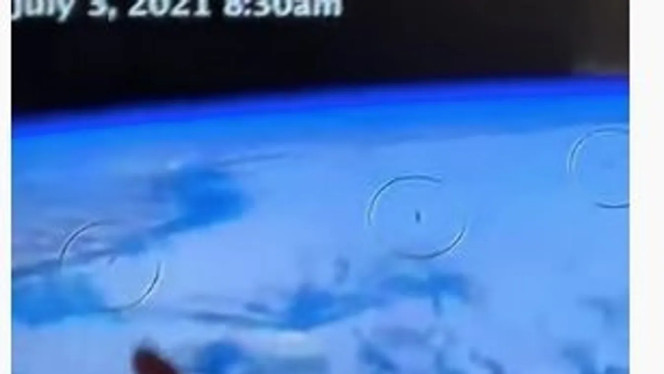 Ez már az invázió? Tíz rejtélyes azonosítatlan tárgy tűnt fel egyszerre az égen a NASA hátborzongató felvételén - Videó