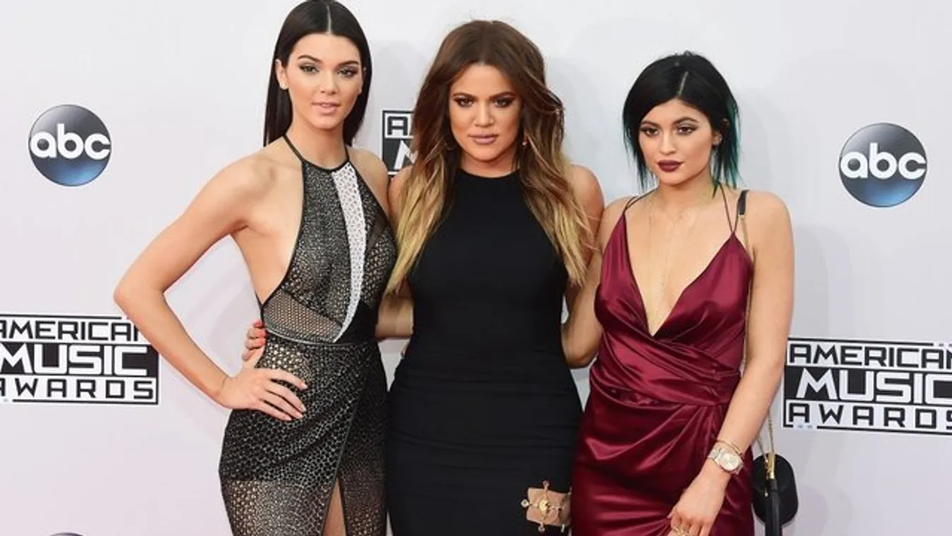 Khloe Kardashian és Kendall Jenner nem hitt a fülének, amikor anyjuk a szexuális életét kezdte ecsetelni