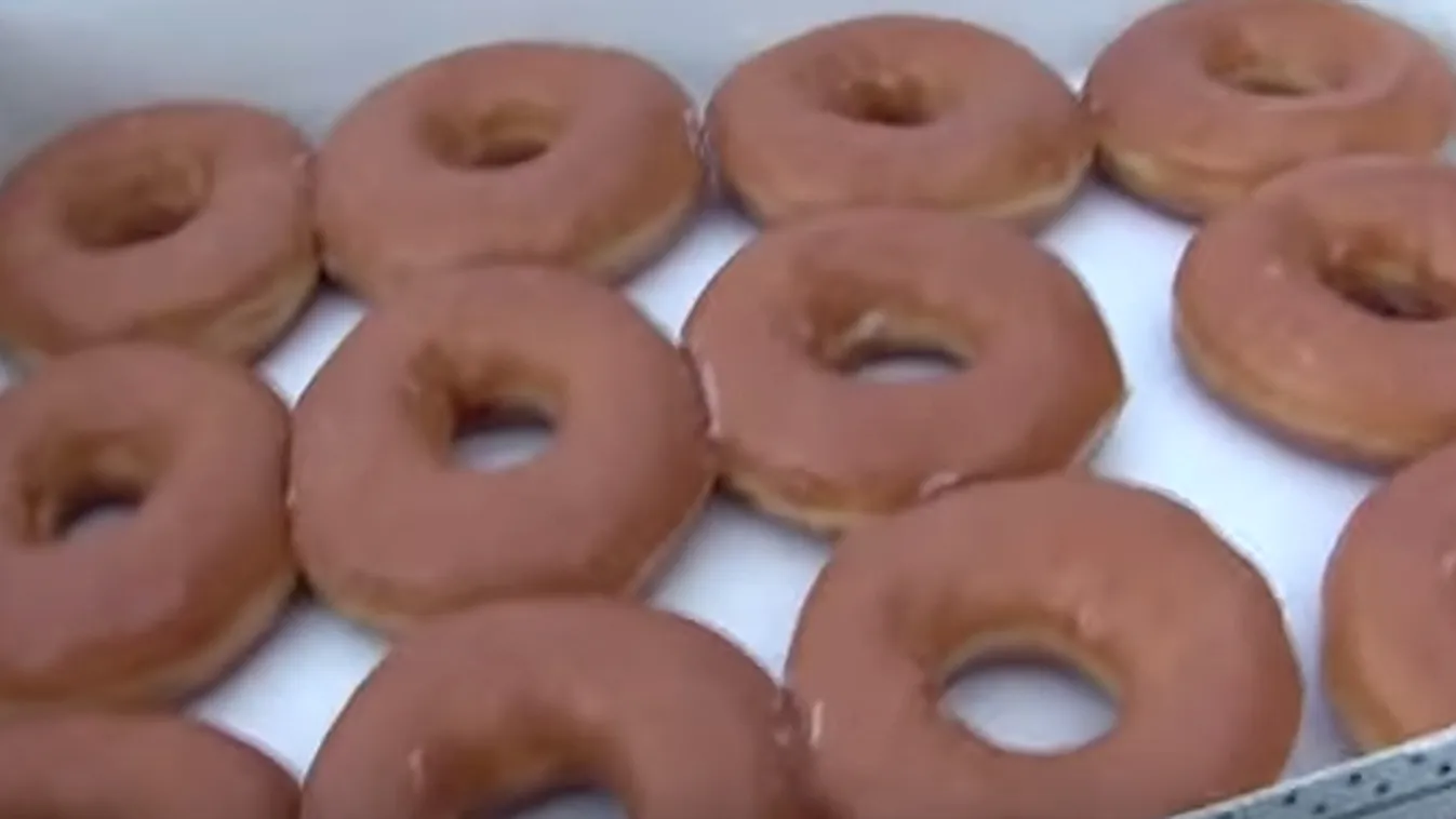 Ön mennyi idő alatt tud elpusztítani egy tucat fánkot? - videó