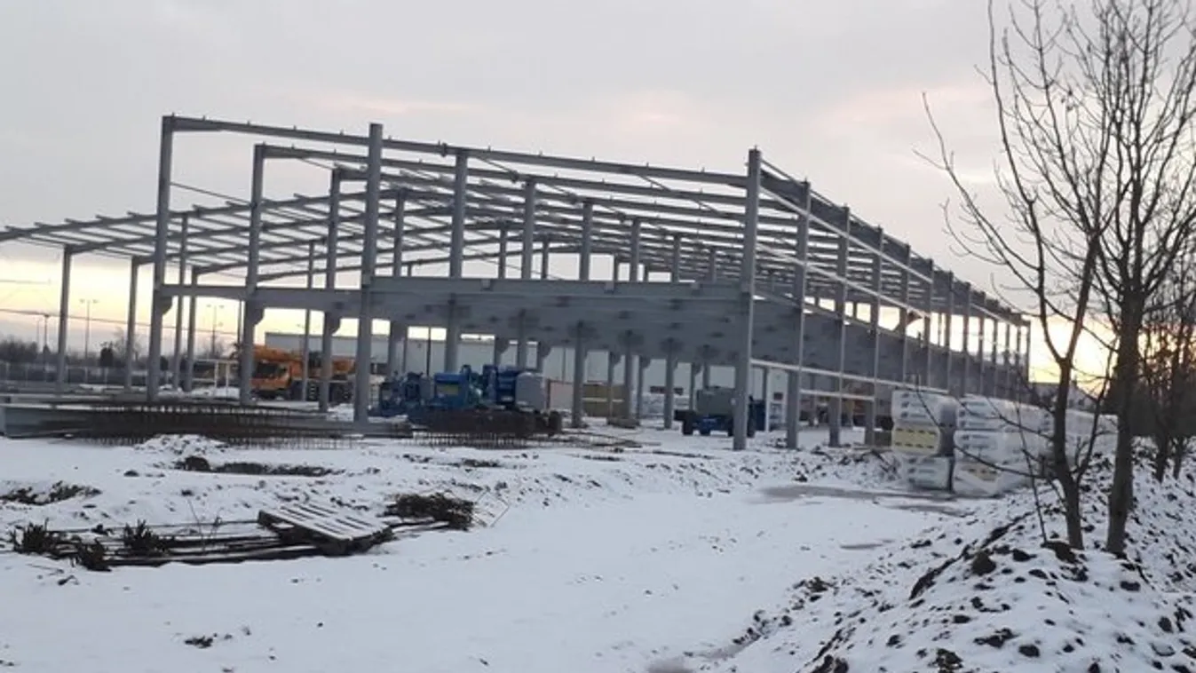Vascső törte be egy építőmunkás koponyáját a kapuvári ipari parkban