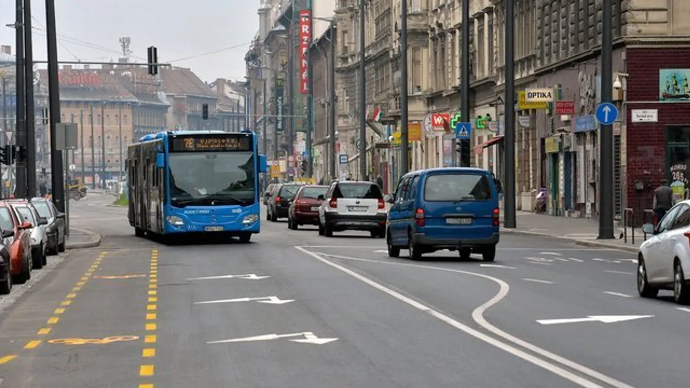BKK: hétfőtől nem nyitják ki az első ajtókat a buszok és a trolik