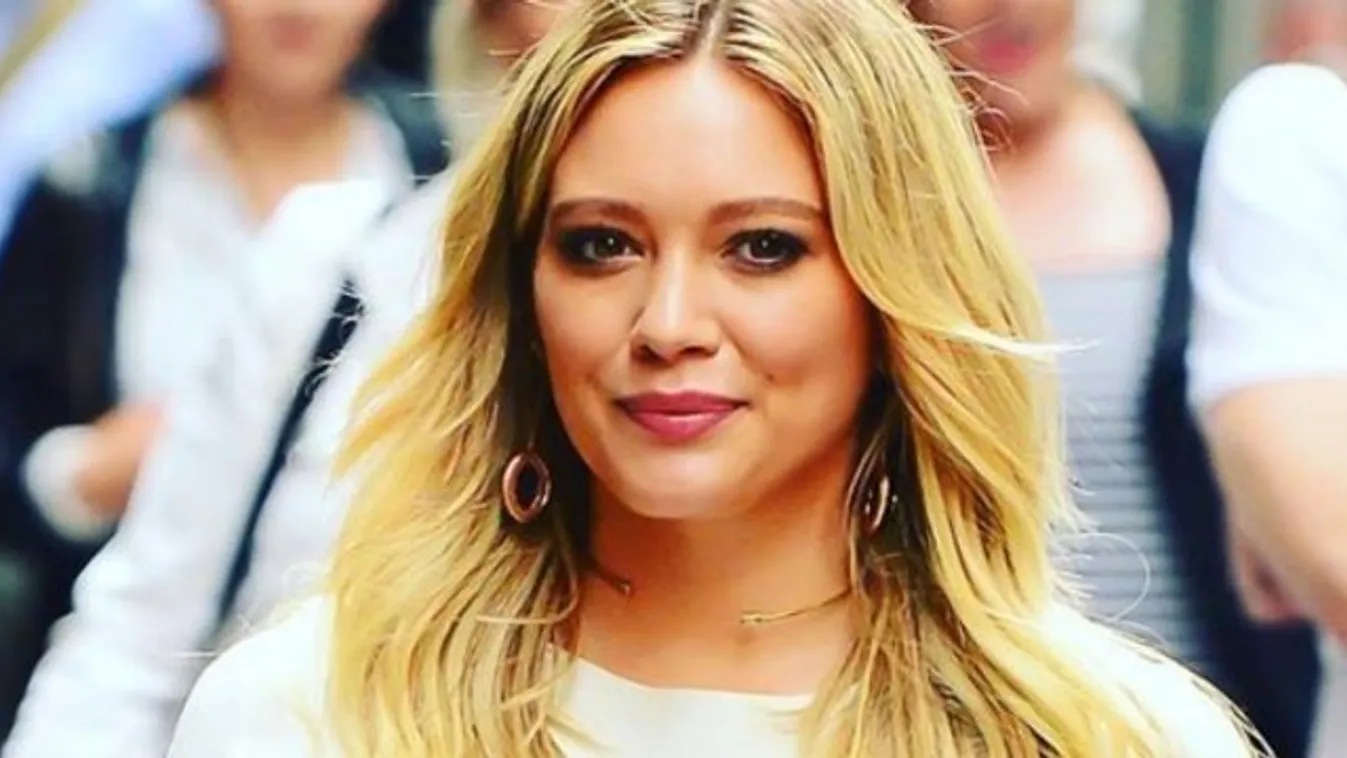 Hilary Duff kisbabát vár