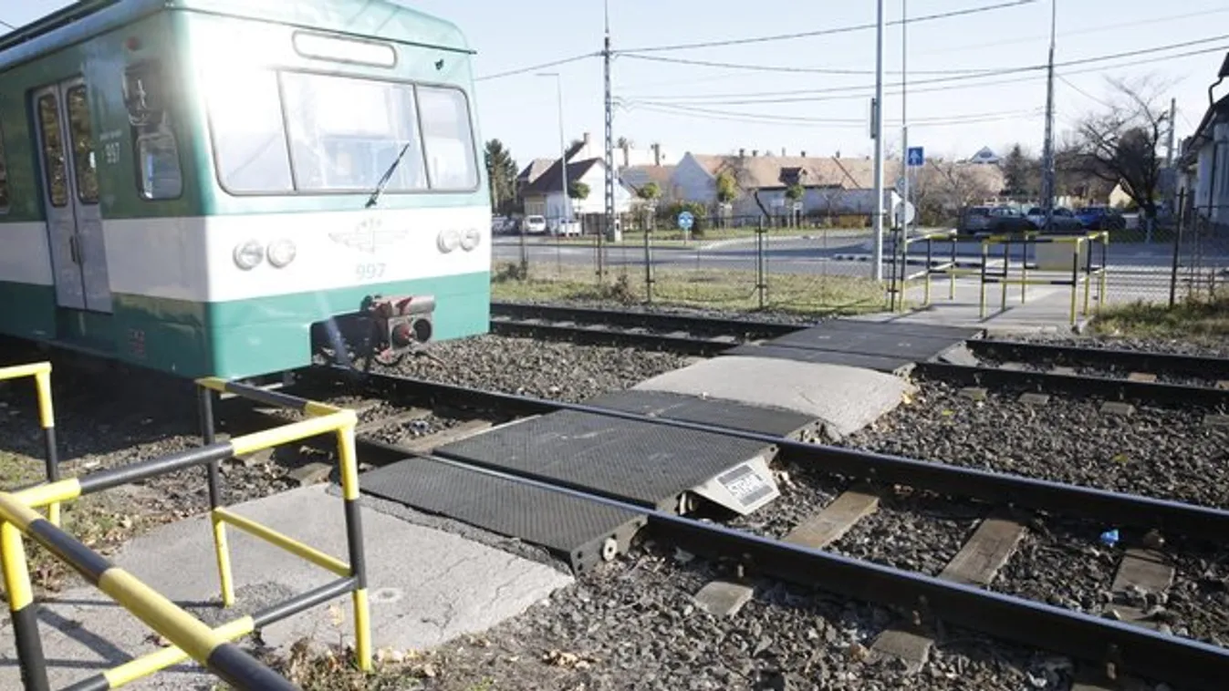 Kutyája húzta a HÉV alá Lászlót