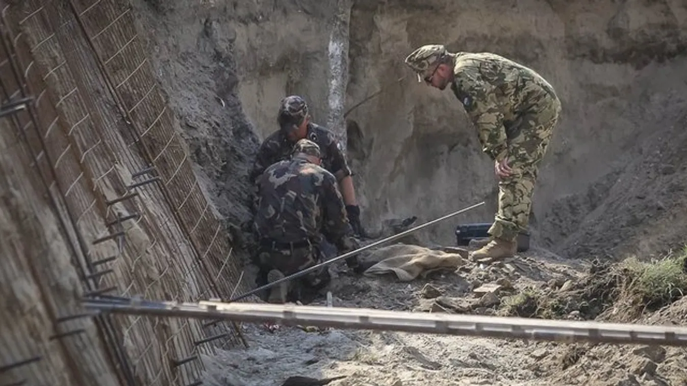 Bomba az Ötvenhatosok terén: István bukkant rá a szendergő gyilkosra