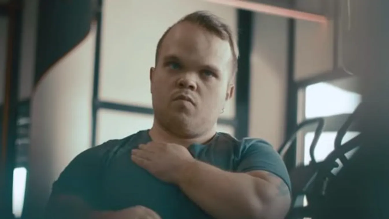 Dalt írtak a paralimpikon erőemelőről