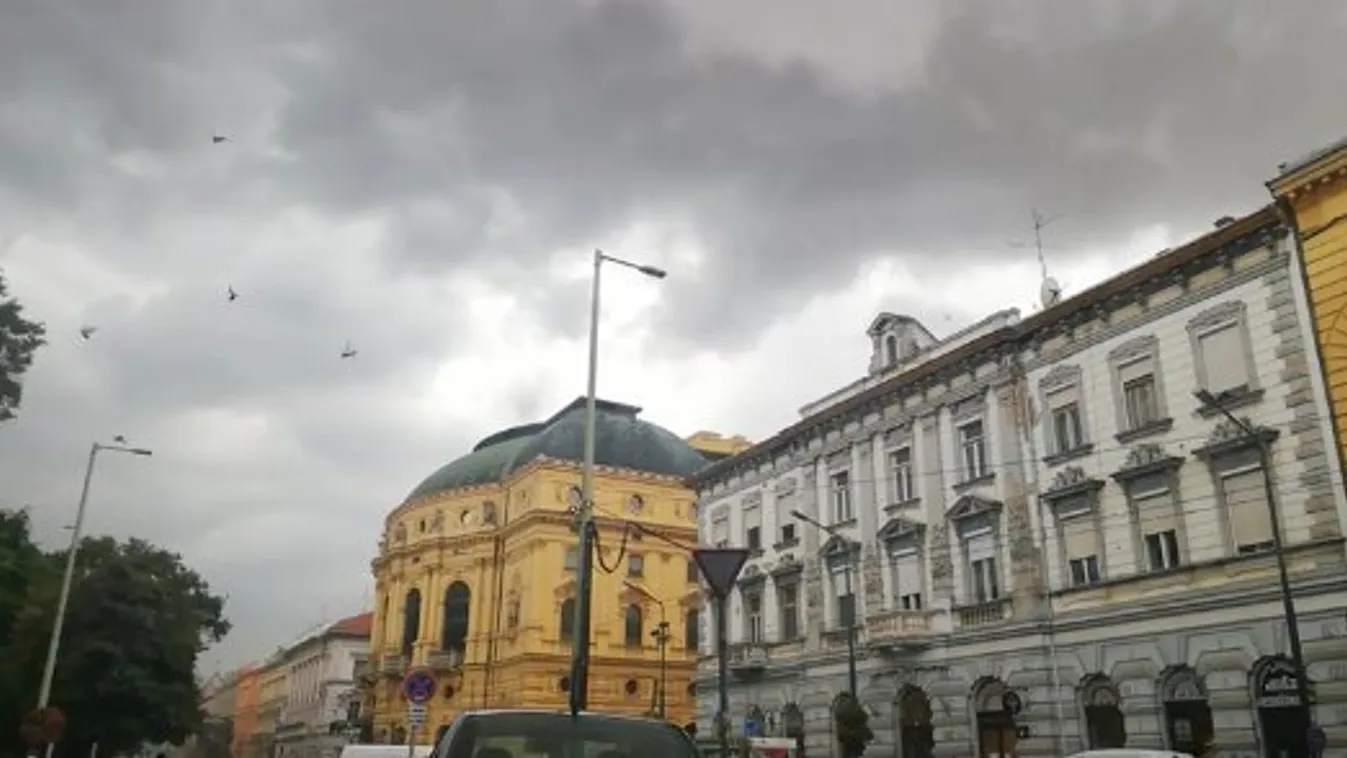 Rendkívüli! Letépte a vihar a Nagy Színház tetejét – videó