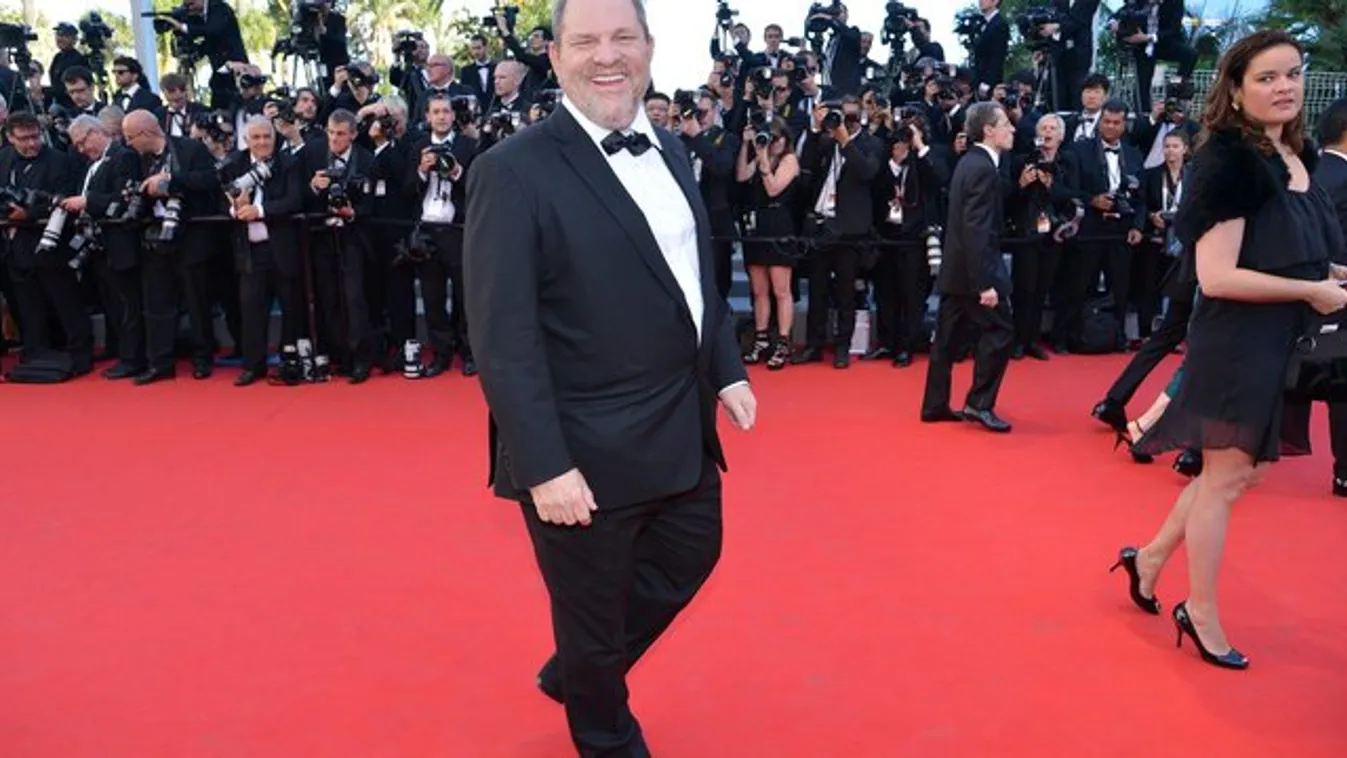 Feladta magát a rendőrségen Harvey Weinstein