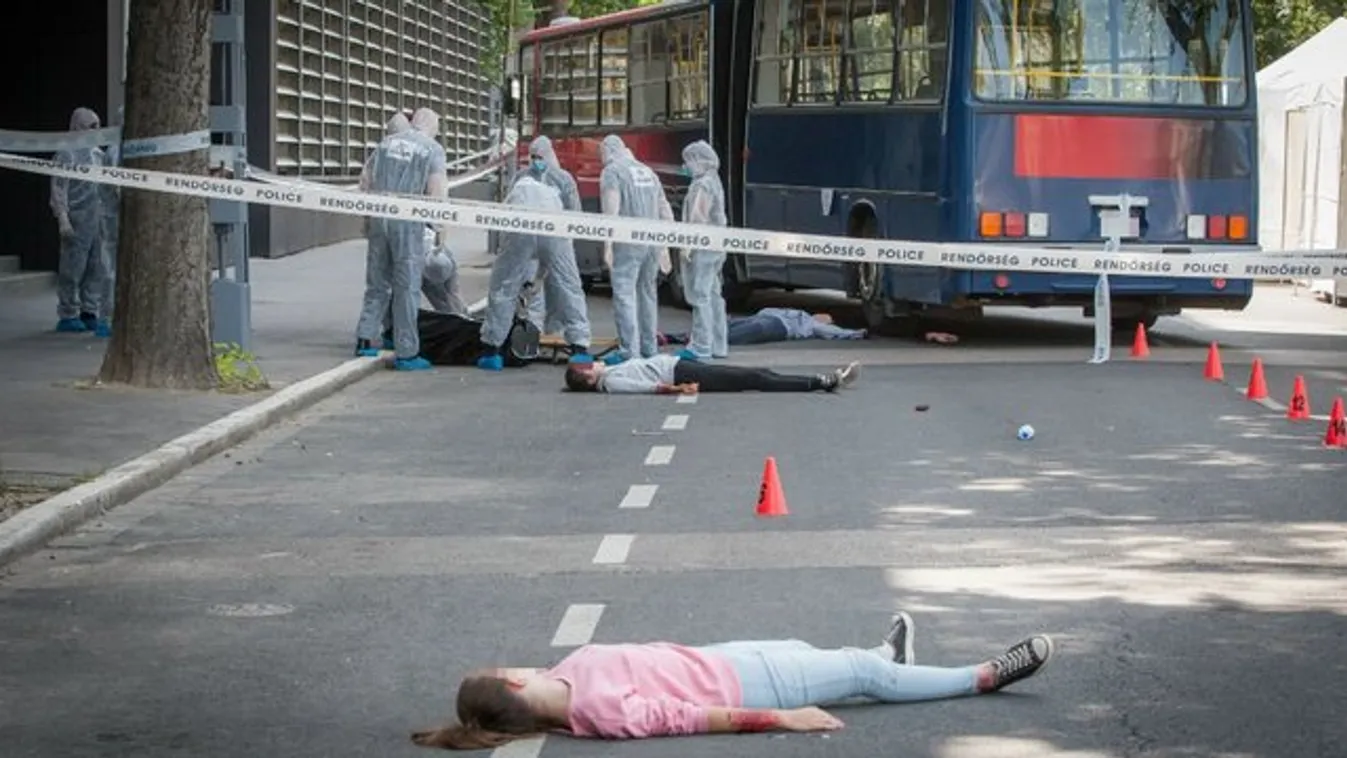 Brutális látvány: tömegkatasztrófát imitáltak a zsaruk