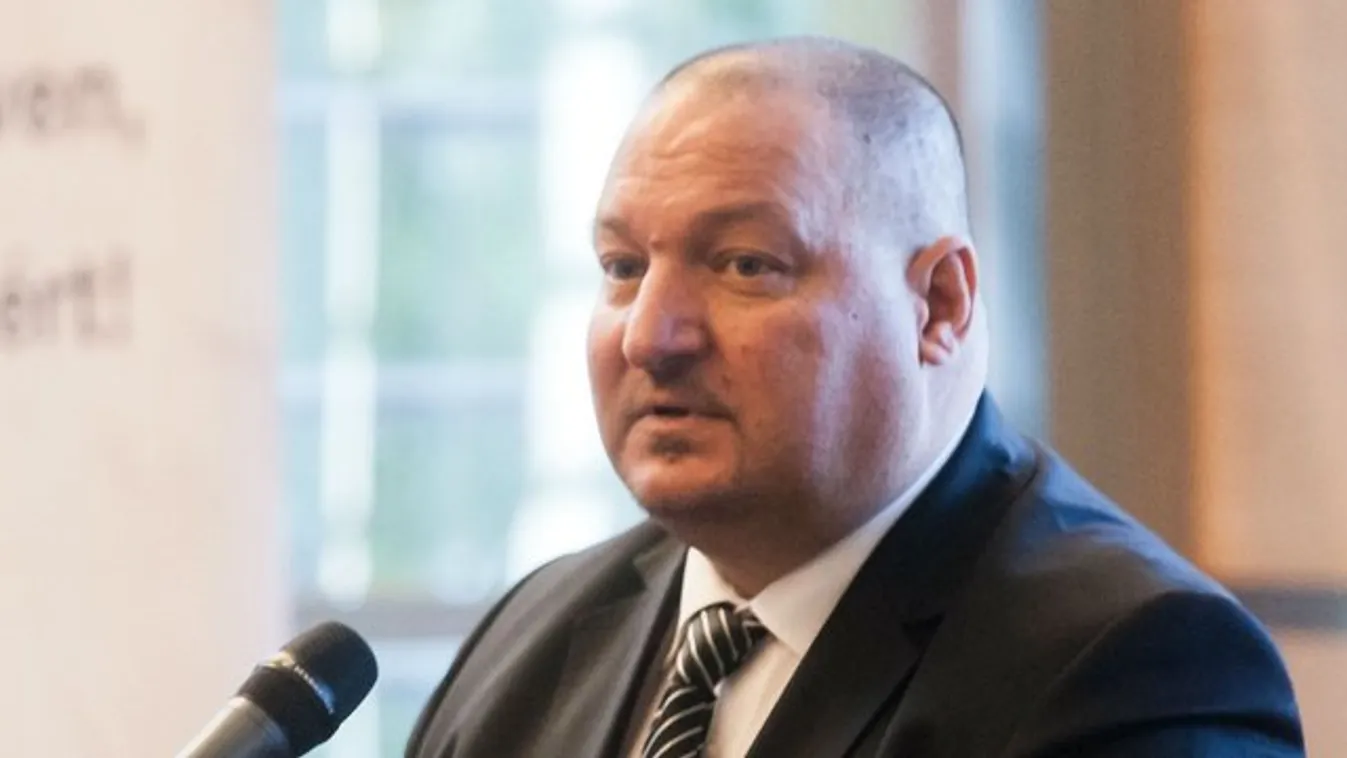 A Fidesz bevándorlásellenes kabinetje az ügyészséghez fordul a Migration Aid párttá alakulása miatt