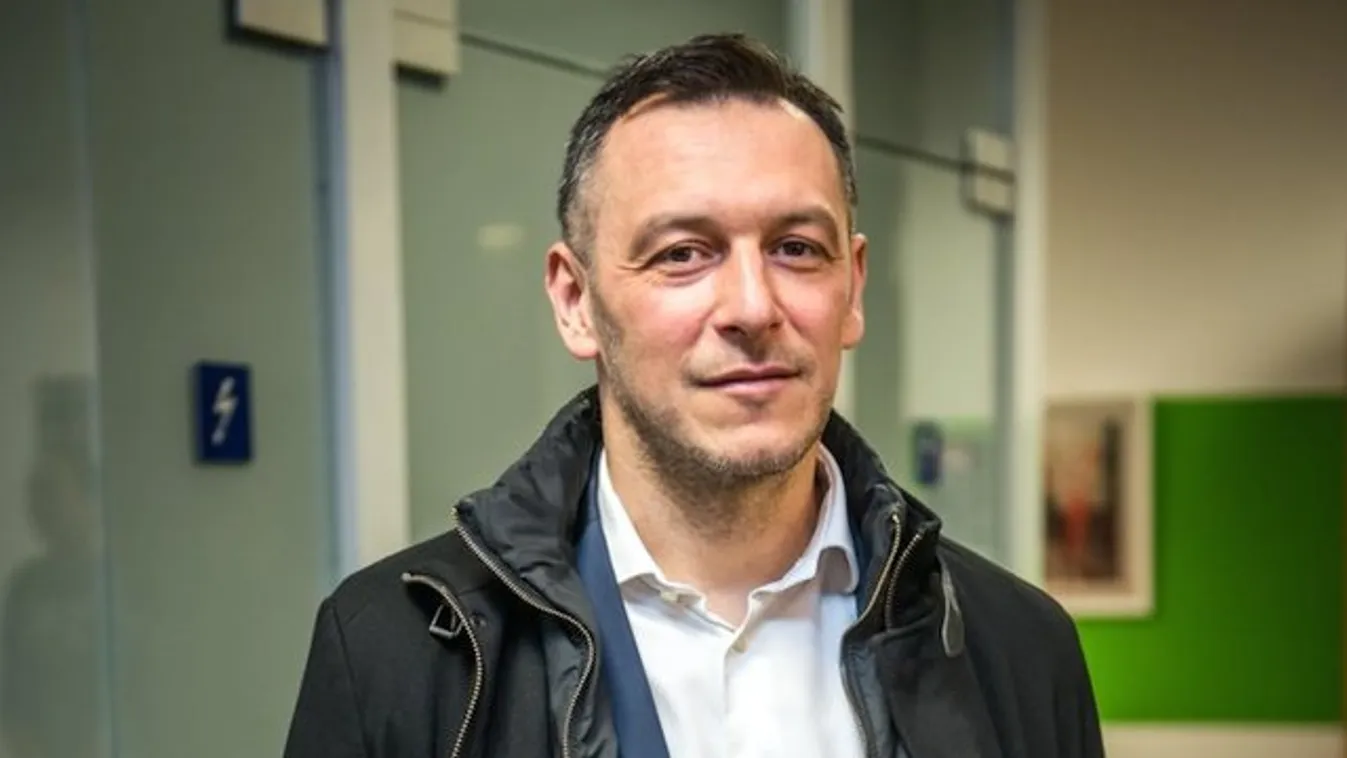 Szexuális zaklatással és csokimikulással viccelődik Czutor Zoli