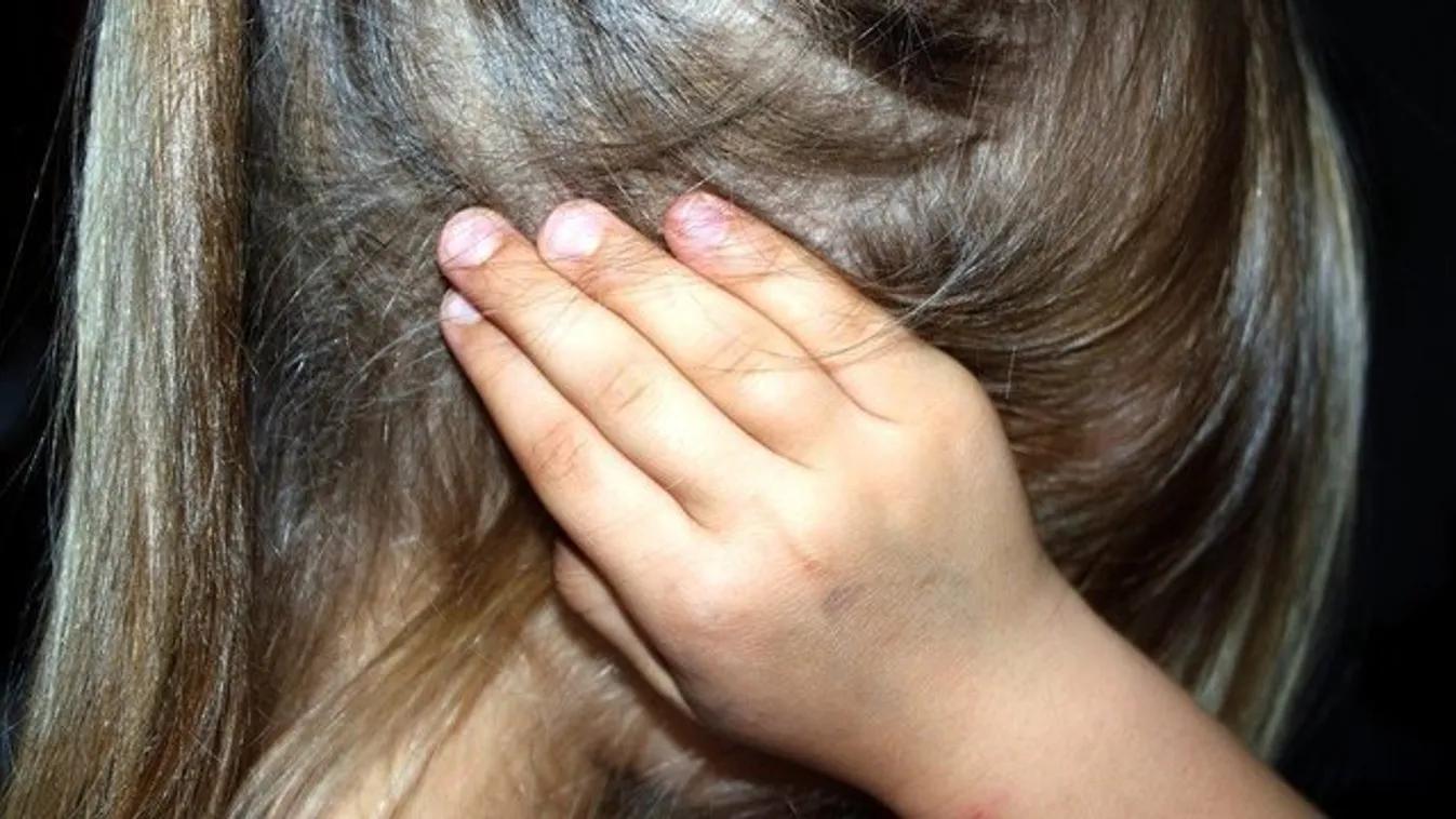 Pszichológushoz vitték a 11 éves magyar kislányt: kiderült, gyomorforgató dolgokat tett vele a nagypapa - 18+