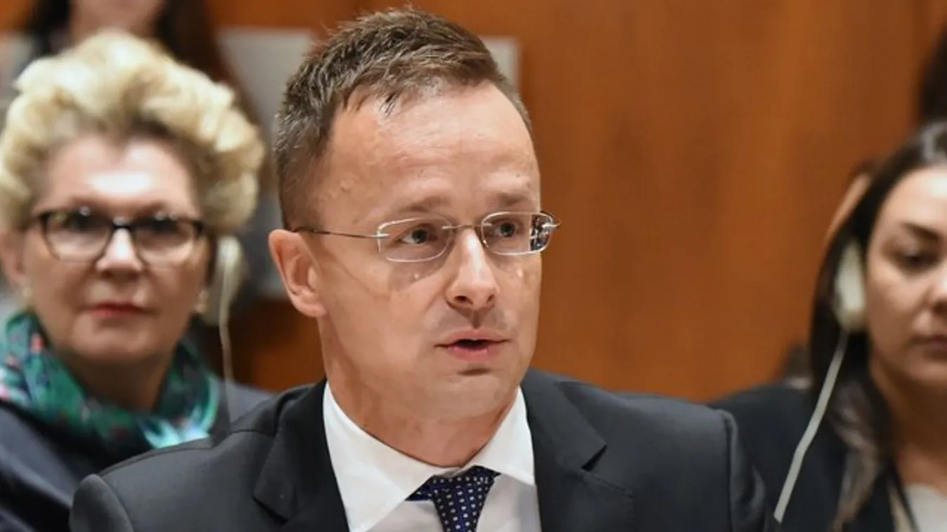 Szijjártó: A kormány megvédi a magyar emberek biztonságát
