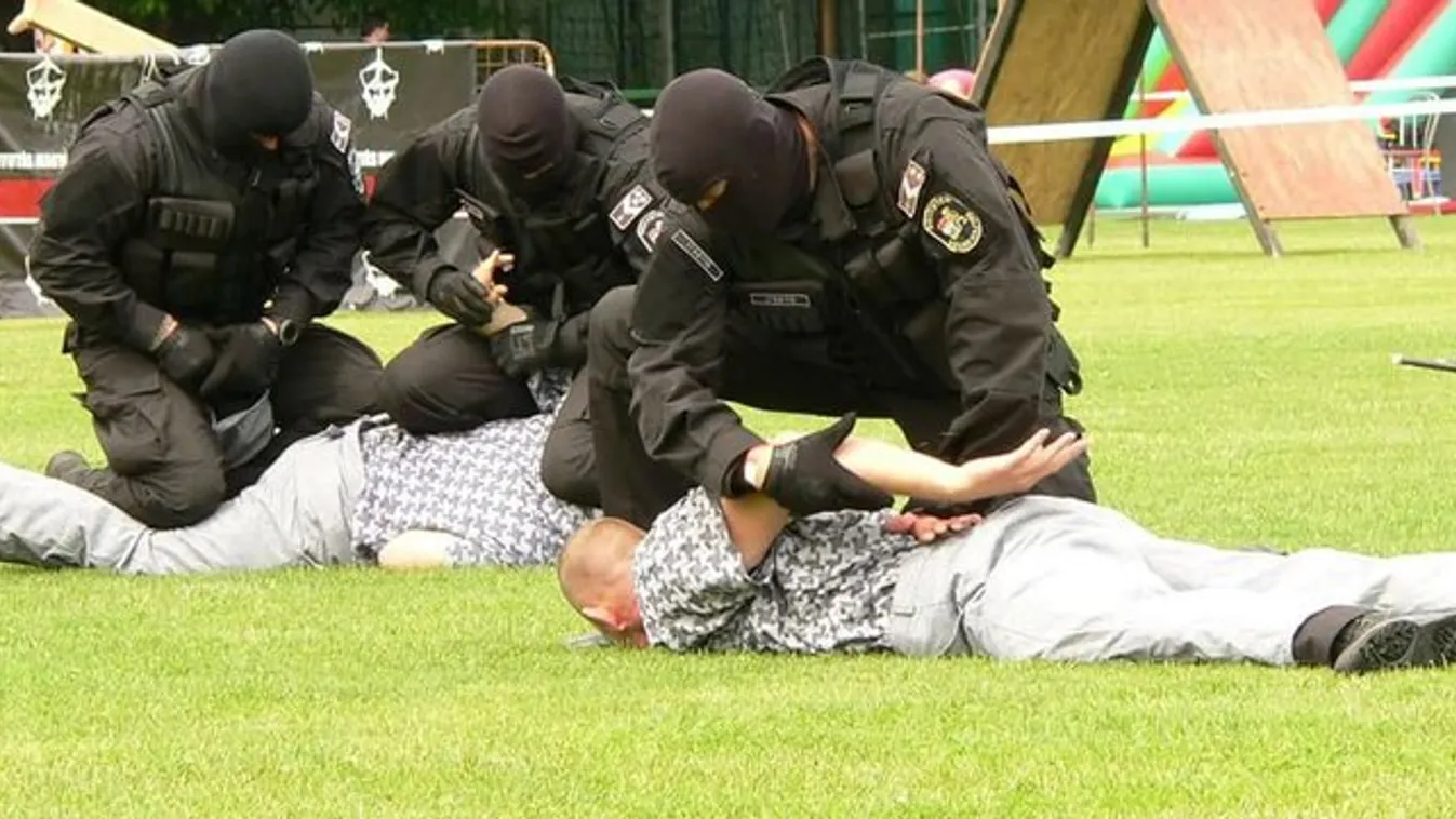 Ha baj van a rabokkal, bevetik a „fekete kutyákat”