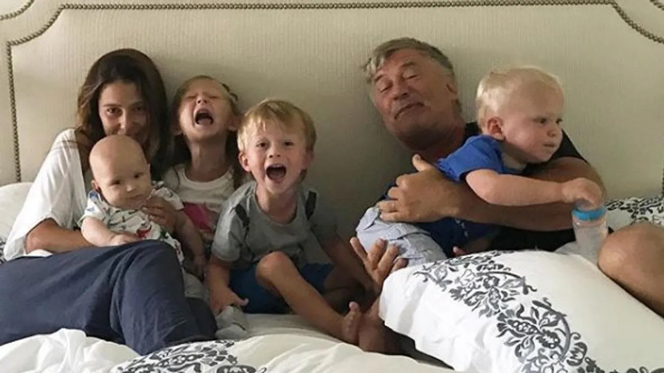Egyszerre keresztelték Alec Baldwin két fiát