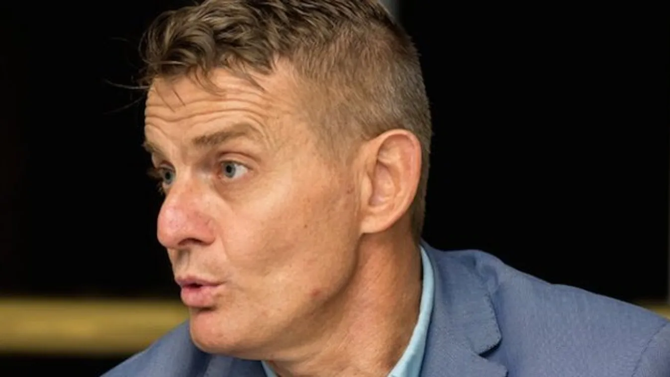 Rékasi kiakadt, hogy a fia Orbánt szidja