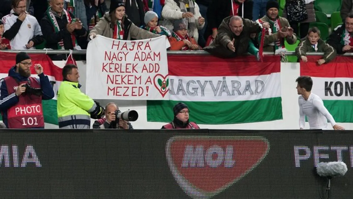 Sárvári gimnazista kapta meg Nagy Ádám válogatott mezét