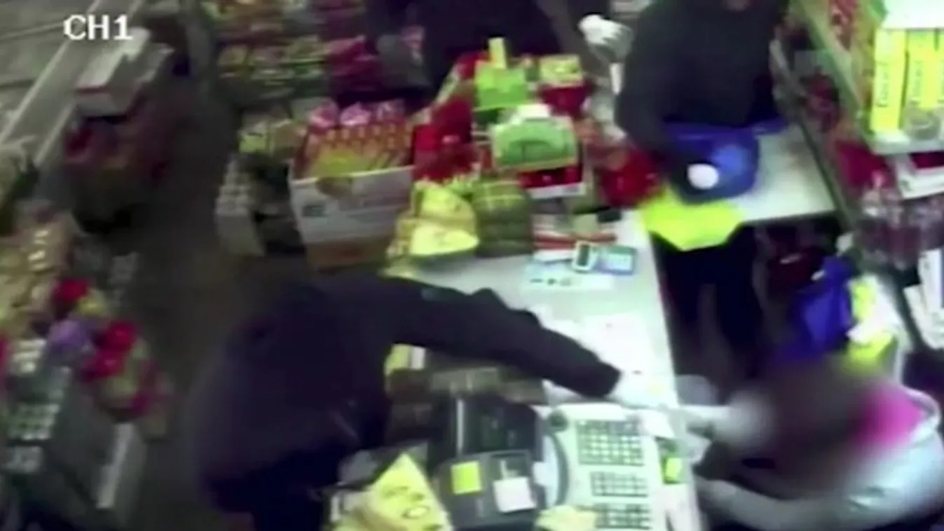 Sokkoló videó: elképesztő bátran küzdött a savval lelocsolt eladónő