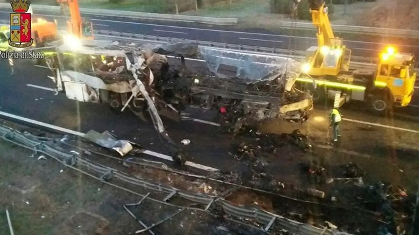 Durrdefekt okozhatta a horrorbalesetet – jeleztek a busznak a baleset előtt