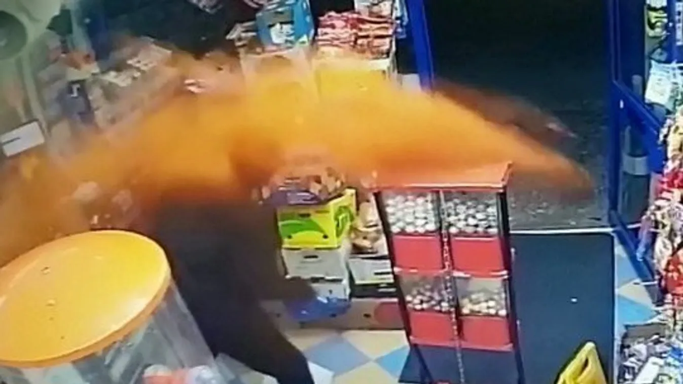 Késsel ment a boltba rabolni, de zokogva iszkolt ki onnan, úgy helybenhagyta a tulajdonos – videó