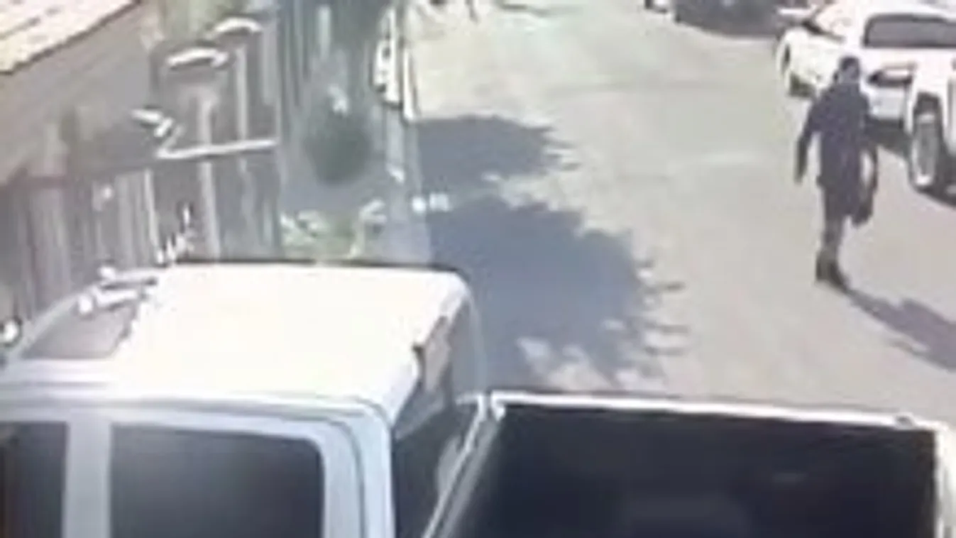 Ügyetlen bérgyilkos lőtte el a fülét az ismert gazdának