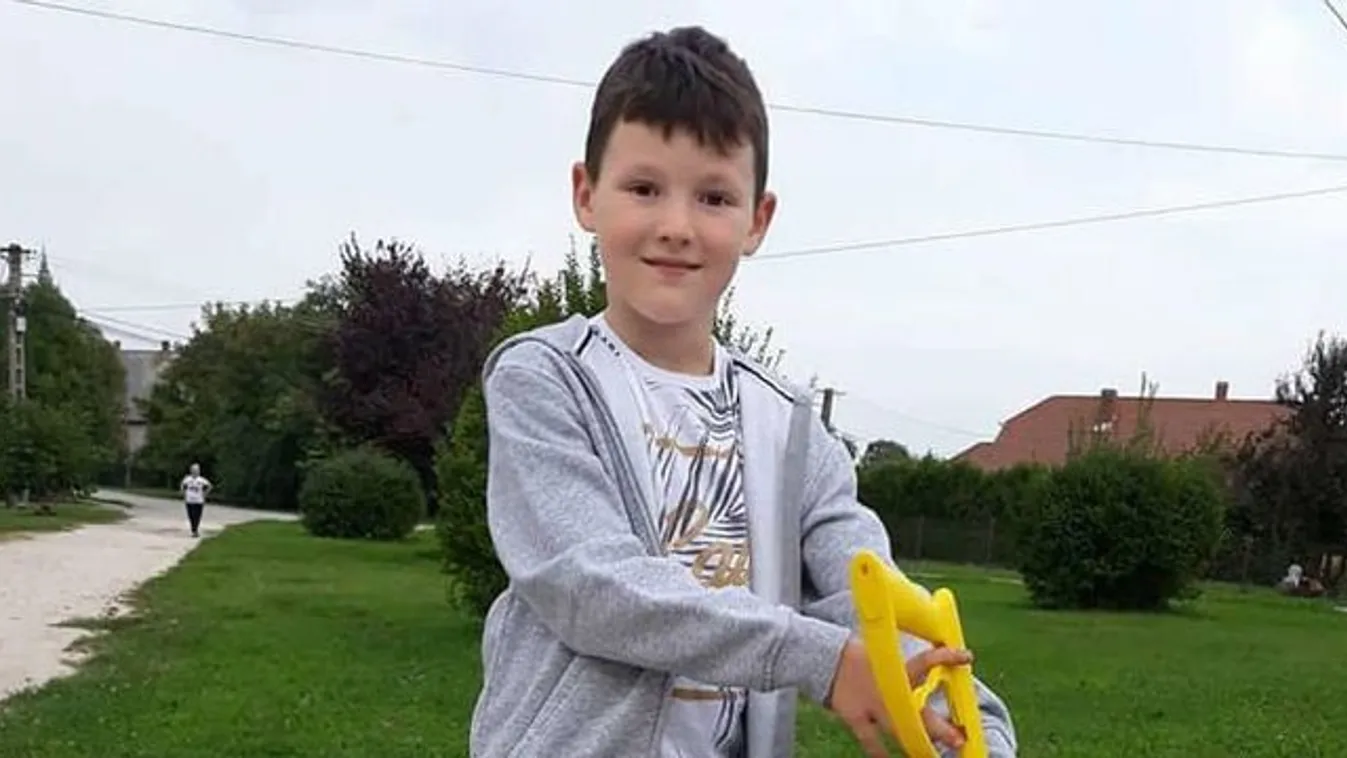 Hétköznapi hős - A hétéves Kende iskola után takarítja a várost