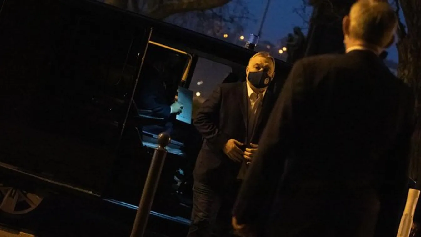 Fotók: Orbán Viktor megmutatta, mivel kezdte a napot