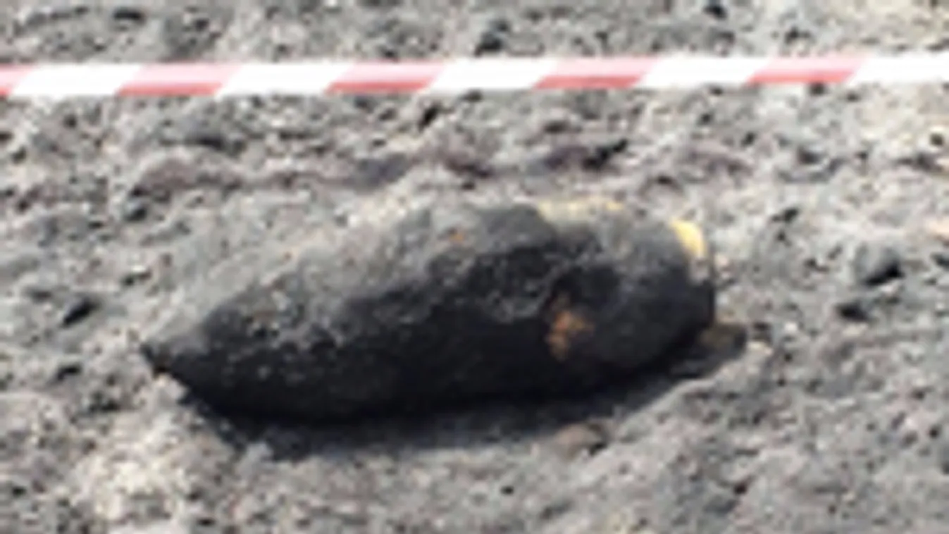 Többszáz kilós bombát találtak Budán