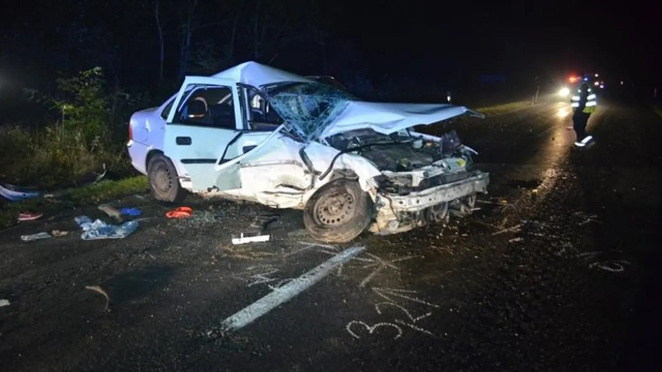 Brutális fotók jöttek a rendőrségtől: letépte a Toyota elejét a frontálisan karambolozó részeg ukrán - egy ember meghalt