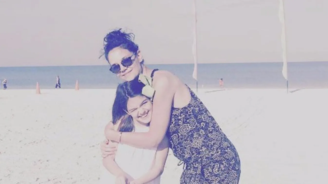Így szülinapozott Katie Holmes a kislányával – fotó