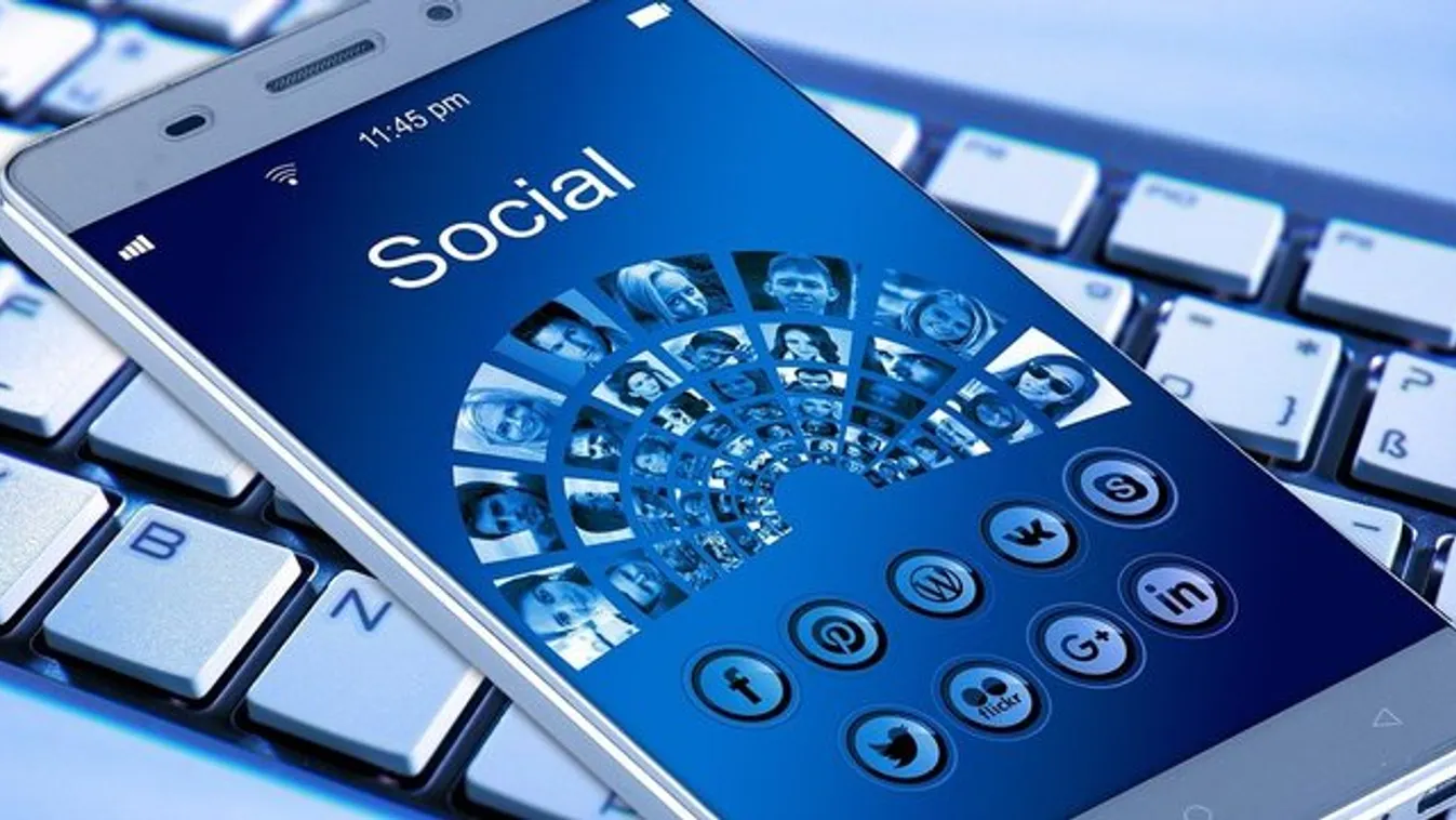 Durva, hány milliárd kamu oldalt irtott ki a Facebook pár hónap alatt