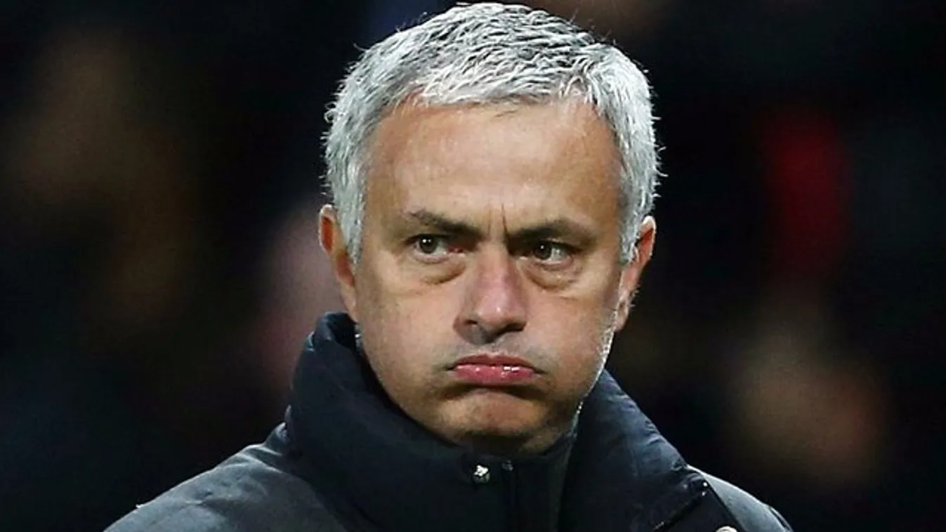 Saját szobrát dönti porba Mágus Mourinho 