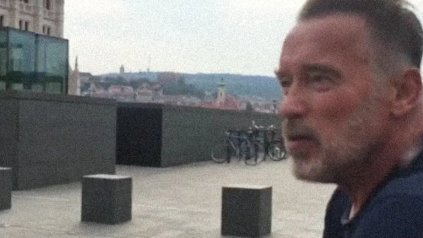 Kossuth téri bringázással pihente ki Schwarzenegger a forgatást - videó