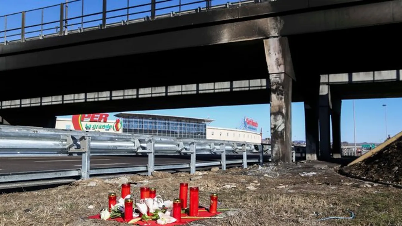 Busztragédia: Mécseseket gyújtottak a baleset helyszínén – képek
