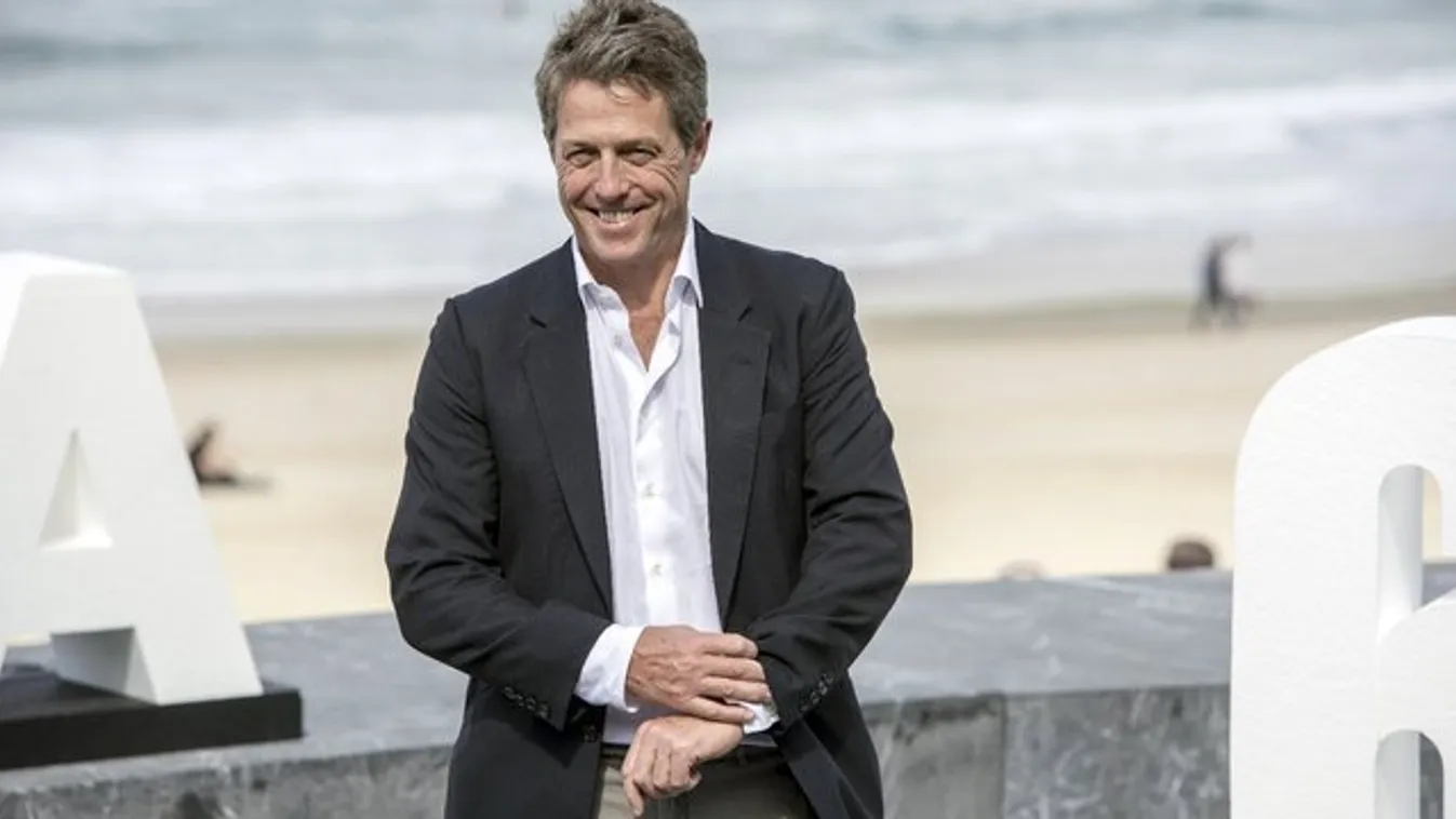 Hugh Grant rettenetesen utálta AZT a bizonyos táncot