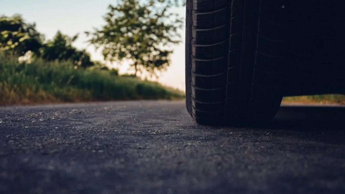 7 éves barátjával ment egyet autókázni a 9 éves kislány